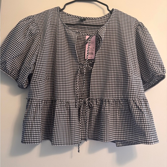 wild fable Tops - NWT Gingham Tie-Front Peplum Top - Black & White